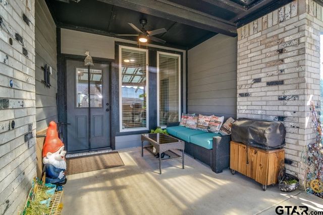 17409 Crossing Circle, Lindale, TX 75771