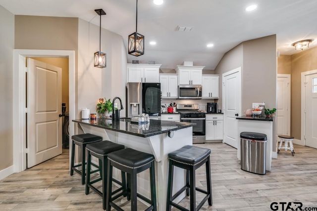 17409 Crossing Circle, Lindale, TX 75771