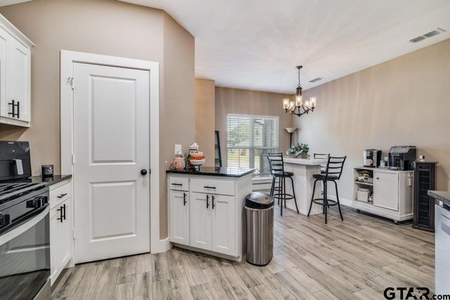 17409 Crossing Circle, Lindale, TX 75771