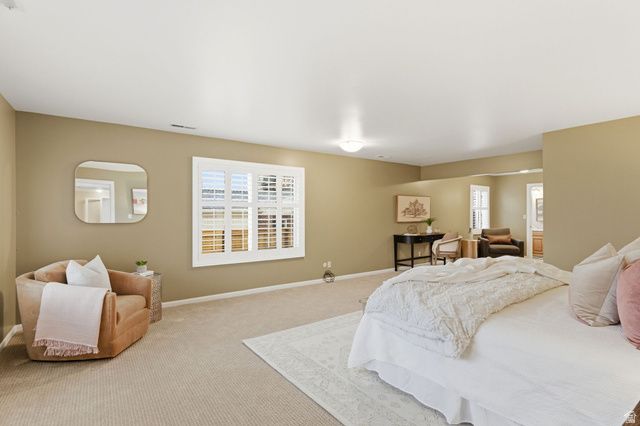 2370 E LYNWOOD DR, Salt Lake City, UT 84109