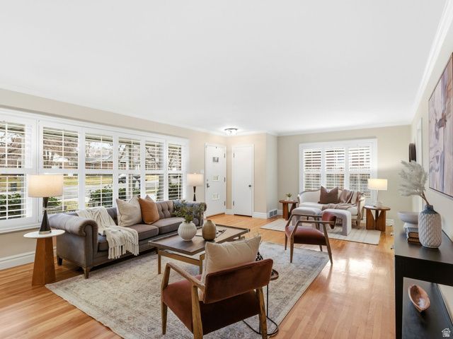 2370 E LYNWOOD DR, Salt Lake City, UT 84109