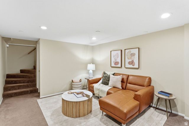 2370 E LYNWOOD DR, Salt Lake City, UT 84109