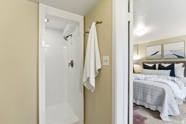 2370 E LYNWOOD DR, Salt Lake City, UT 84109