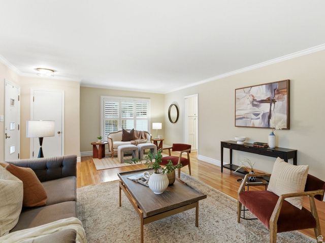 2370 E LYNWOOD DR, Salt Lake City, UT 84109