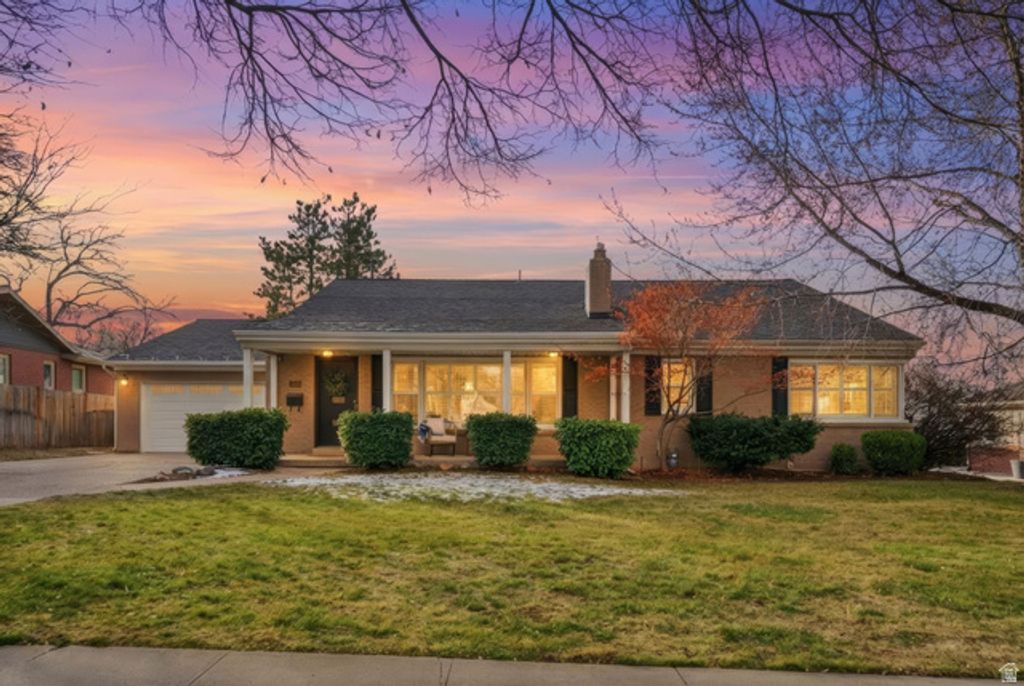 2370 E LYNWOOD DR, Salt Lake City, UT 84109