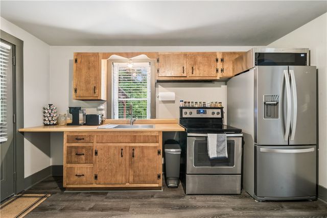 617 Pacek Rd, Unity Twp, PA 15601