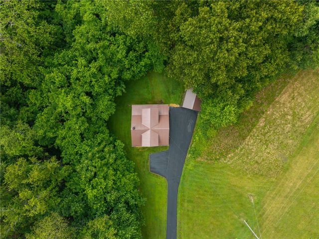 617 Pacek Rd, Unity Twp, PA 15601