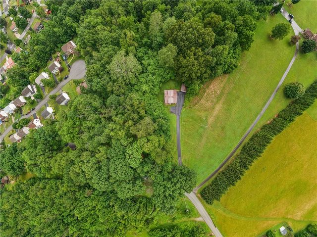 617 Pacek Rd, Unity Twp, PA 15601