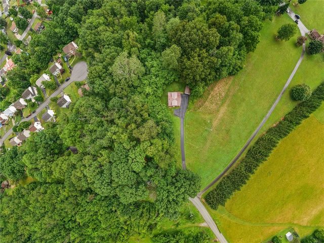617 Pacek Rd, Unity Twp, PA 15601