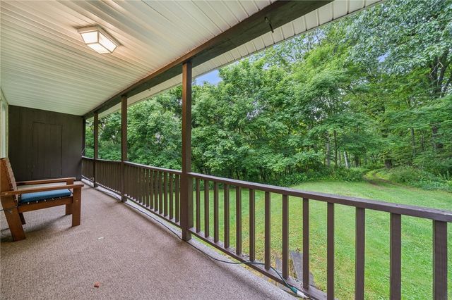 617 Pacek Rd, Unity Twp, PA 15601