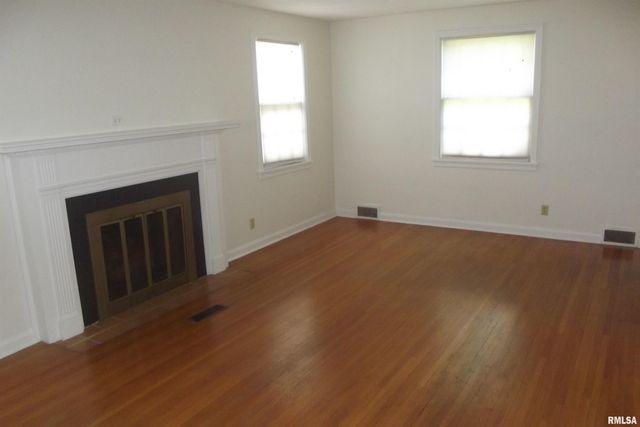 441 JACKSON Parkway, Springfield, IL 62704