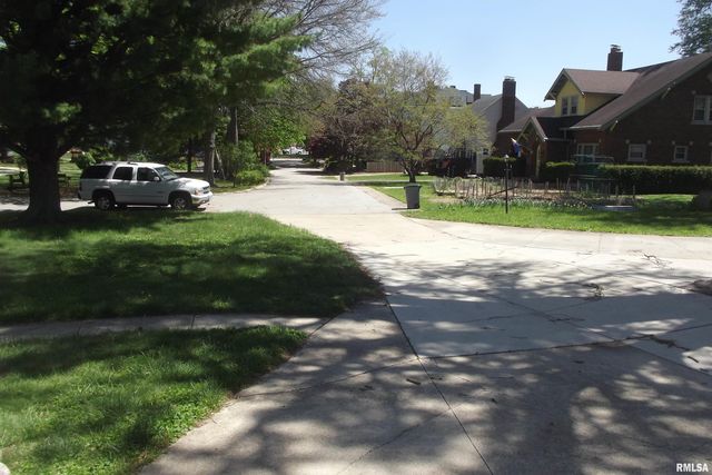 441 JACKSON Parkway, Springfield, IL 62704