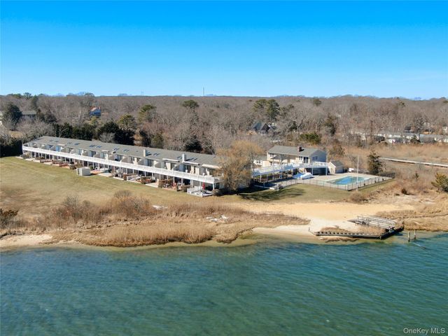 61 W Tiana Road 10, Hampton Bays, NY 11946