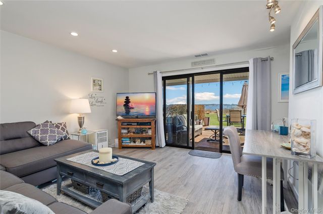 61 W Tiana Road 10, Hampton Bays, NY 11946