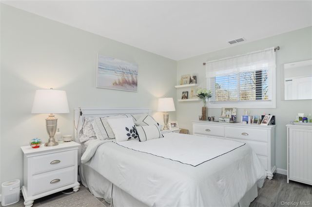 61 W Tiana Road 10, Hampton Bays, NY 11946