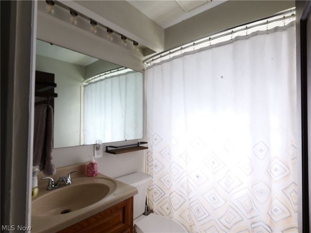252 Parkgate Avenue, Austintown, OH 44515