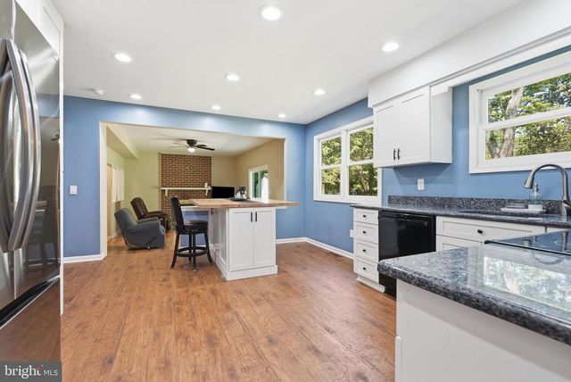 17 BRIARWOOD DR, Voorhees, NJ 08043