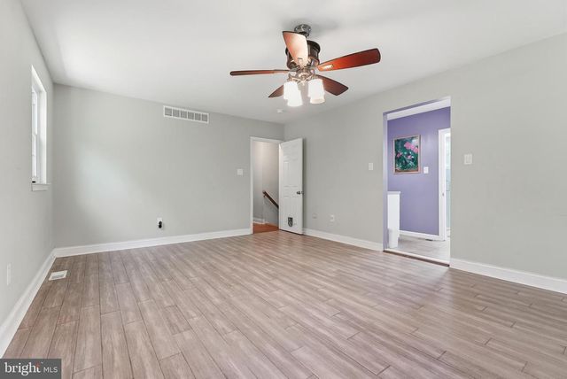 17 BRIARWOOD DR, Voorhees, NJ 08043
