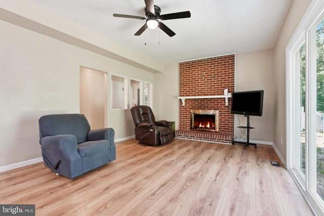 17 BRIARWOOD DR, Voorhees, NJ 08043