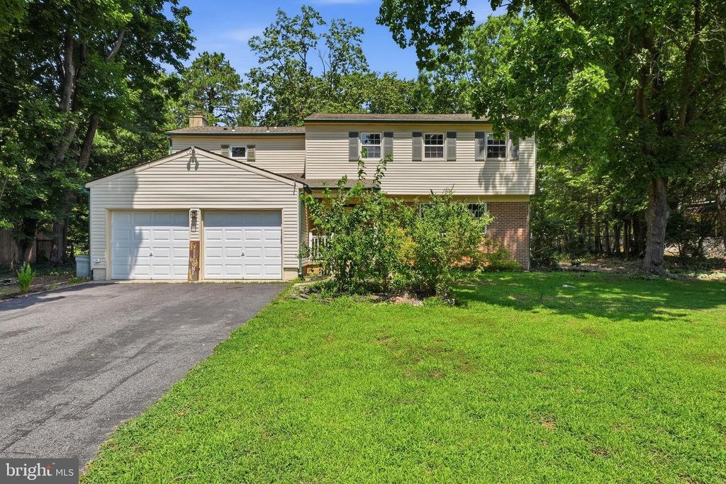 17 BRIARWOOD DR, Voorhees, NJ 08043