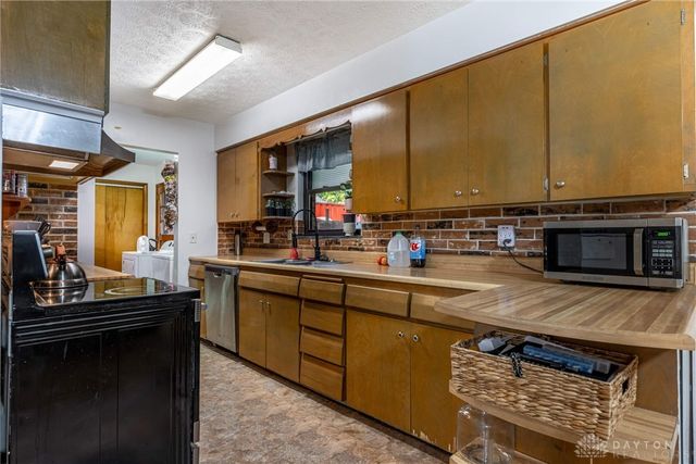 326 Kennedy Drive, Medway, OH 45341