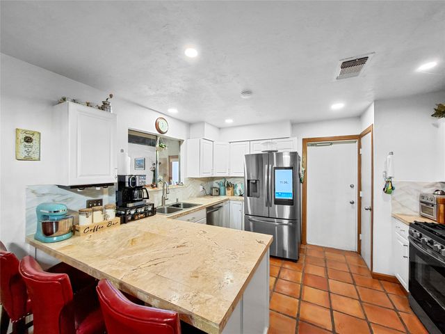 2433 Avenida De Las Estrellas, Santa Fe, NM 87507