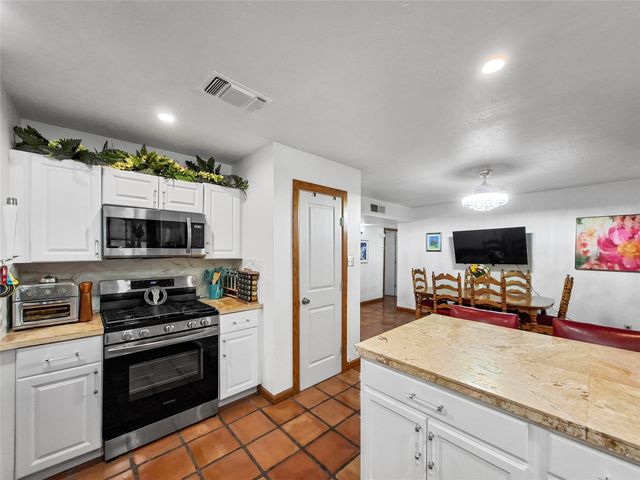 2433 Avenida De Las Estrellas, Santa Fe, NM 87507
