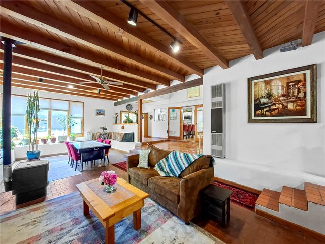 2433 Avenida De Las Estrellas, Santa Fe, NM 87507