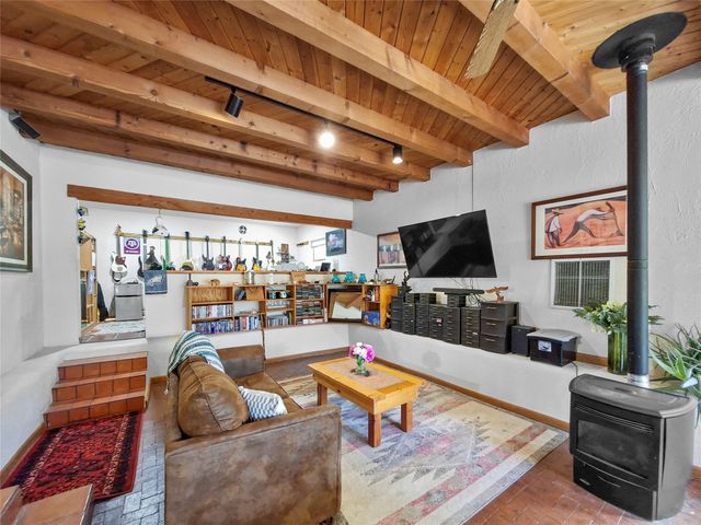 2433 Avenida De Las Estrellas, Santa Fe, NM 87507