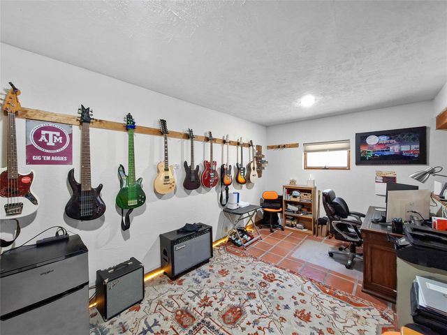 2433 Avenida De Las Estrellas, Santa Fe, NM 87507