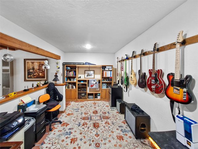 2433 Avenida De Las Estrellas, Santa Fe, NM 87507