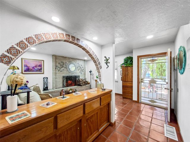 2433 Avenida De Las Estrellas, Santa Fe, NM 87507