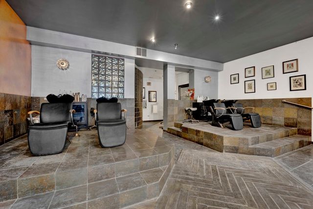 2119 N Damen Avenue, Chicago, IL 60647