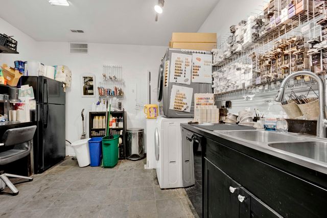 2119 N Damen Avenue, Chicago, IL 60647