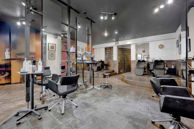 2119 N Damen Avenue, Chicago, IL 60647