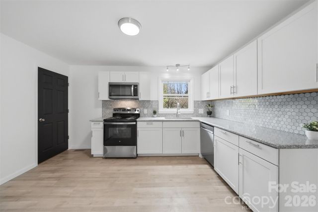 1033 Stagecoach Trail, Lenoir, NC 28645