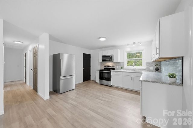 1033 Stagecoach Trail, Lenoir, NC 28645