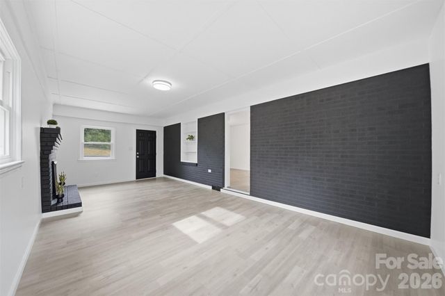 1033 Stagecoach Trail, Lenoir, NC 28645