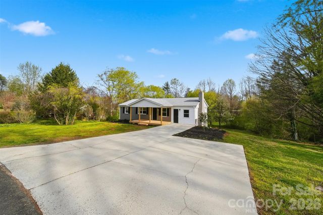 1033 Stagecoach Trail, Lenoir, NC 28645