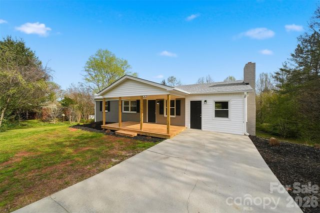 1033 Stagecoach Trail, Lenoir, NC 28645