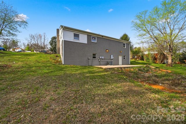 1033 Stagecoach Trail, Lenoir, NC 28645