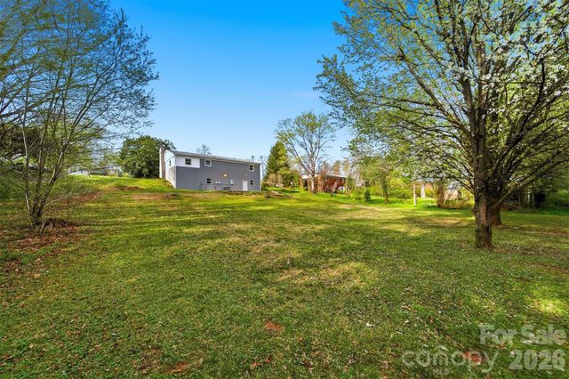 1033 Stagecoach Trail, Lenoir, NC 28645