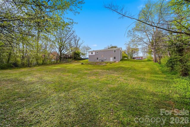 1033 Stagecoach Trail, Lenoir, NC 28645