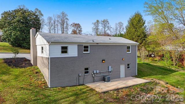 1033 Stagecoach Trail, Lenoir, NC 28645