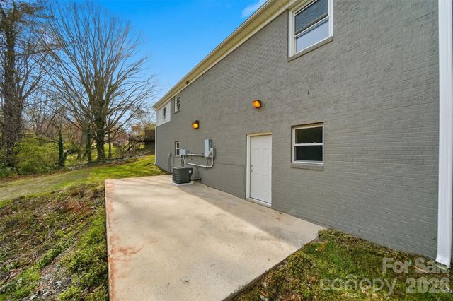 1033 Stagecoach Trail, Lenoir, NC 28645