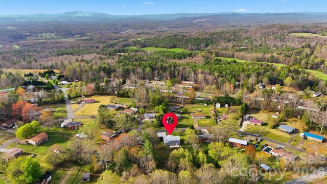 1033 Stagecoach Trail, Lenoir, NC 28645