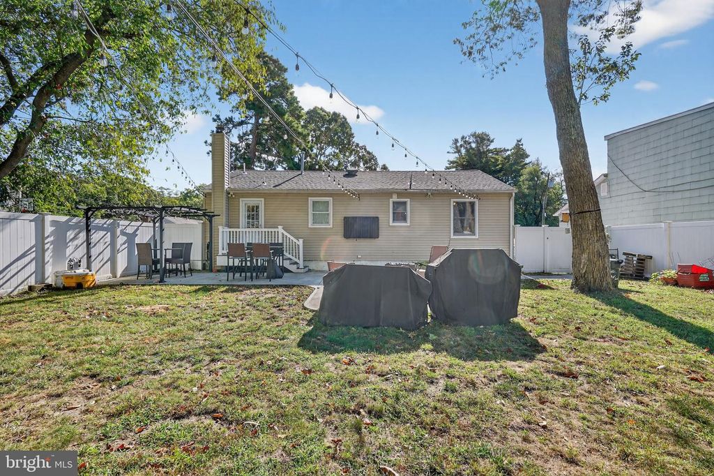 52 BURLINGTON DR, Brick, NJ 08723
