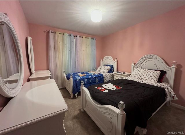 33 Loughlin Drive, Shirley, NY 11967