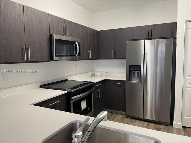 15520 SW 136th St 103, Miami, FL 33196