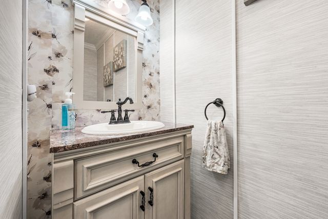 100 Merrimack Ave 115, Dracut, MA 01826